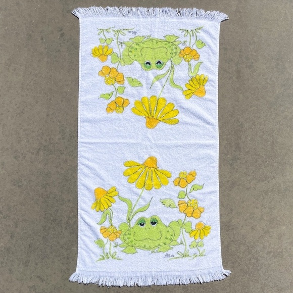 CANNON Other - Frog Floral Vtg 1970s Cannon Fringe 21” x 36” Small Bath Towel (1)